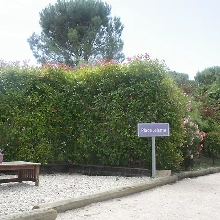 Le Vieux Platane 4*